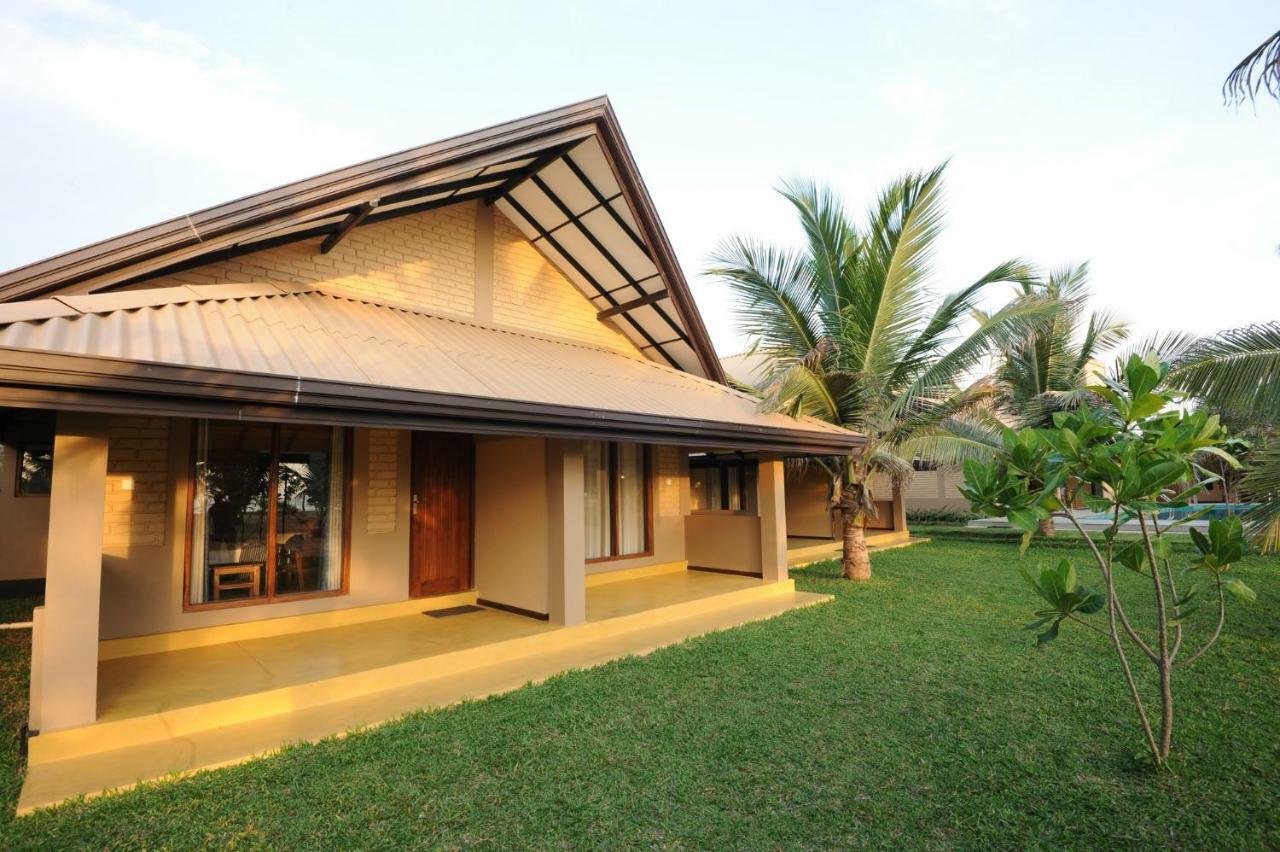 Melheim Beach Kalpitiya Bagian luar foto