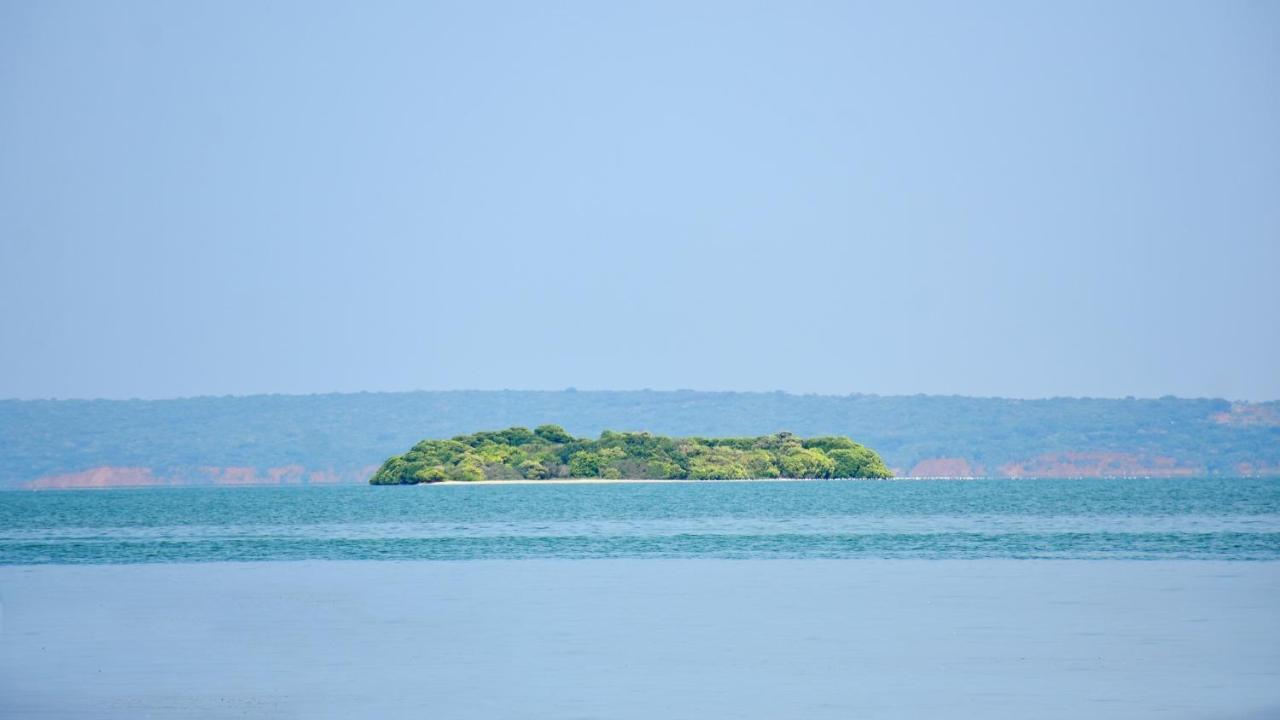 Melheim Beach Kalpitiya Bagian luar foto