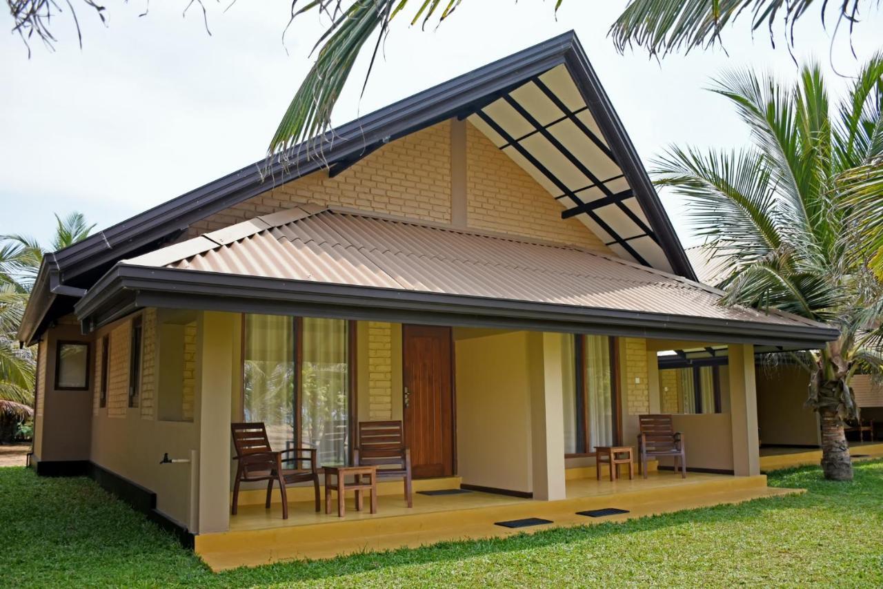 Melheim Beach Kalpitiya Bagian luar foto